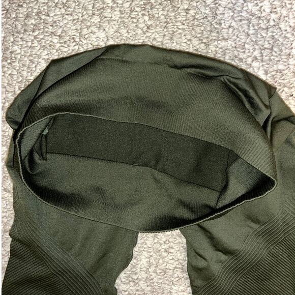 Fabletics Mid-Rise Seamless Rib 7/8 leggings size M - Picture 5 of 5